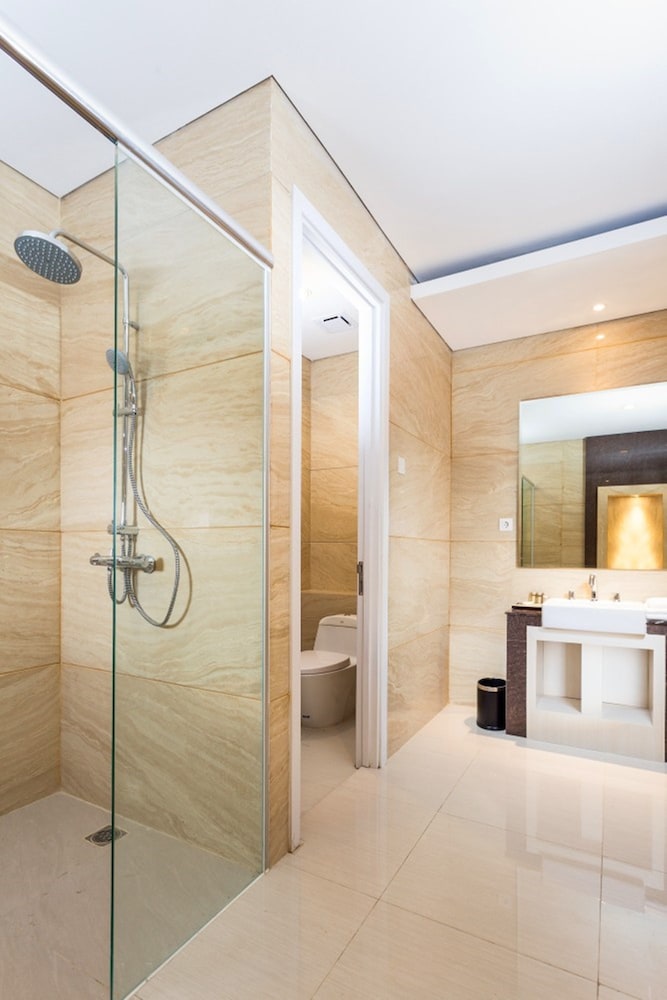 le eminence hotel convention and resort ciloto puncak