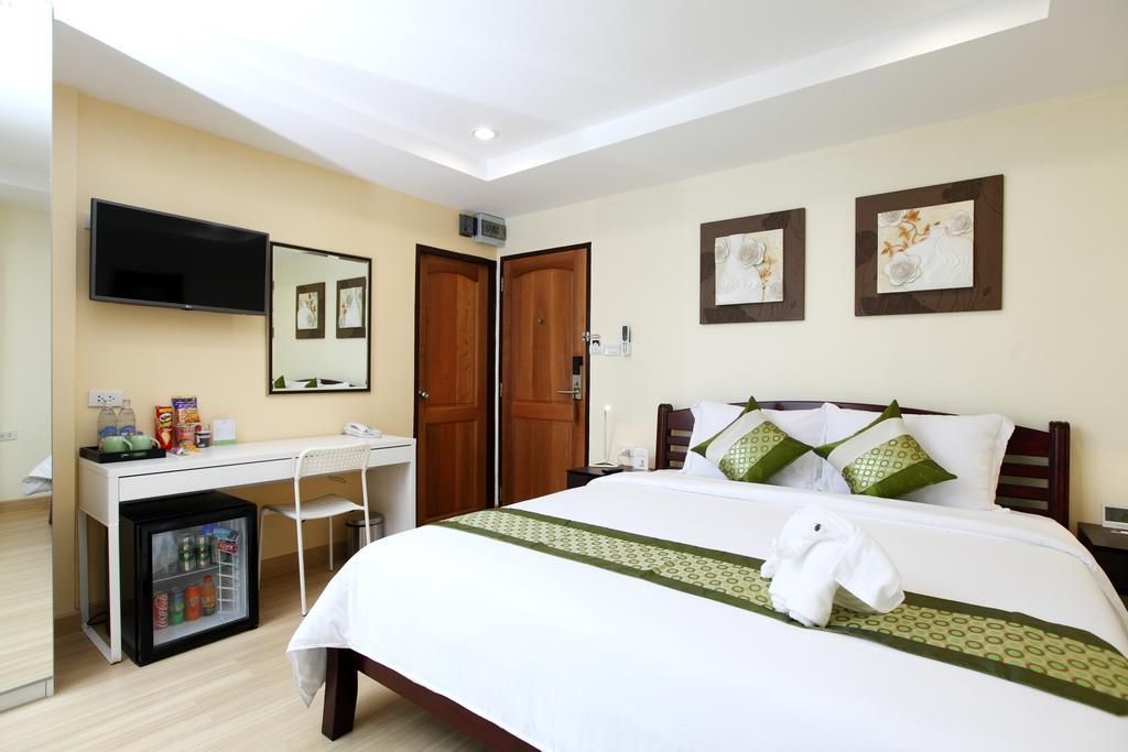 v check inn sukhumvit 22