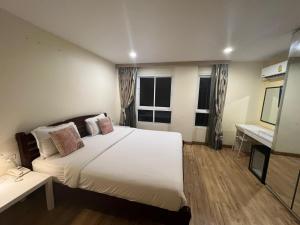 v check inn sukhumvit 22