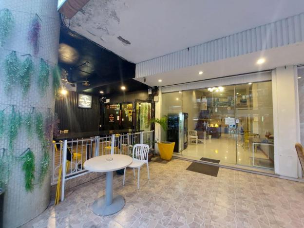 v check inn sukhumvit 22