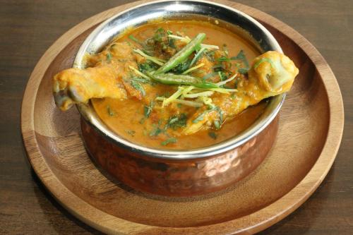 v check inn sukhumvit 22