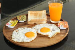 v check inn sukhumvit 22