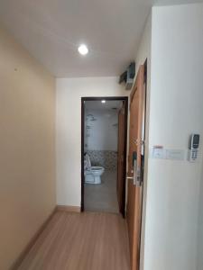 v check inn sukhumvit 22