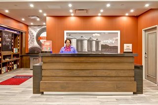 hampton inn and suites by hilton grande prairie