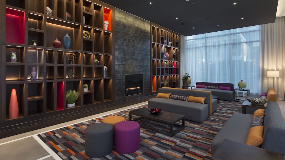 holiday inn hotel and suites montreal centre ville ouest by ihg