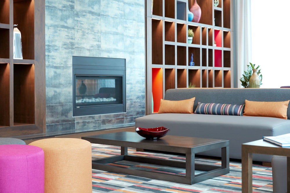 holiday inn hotel and suites montreal centre ville ouest by ihg