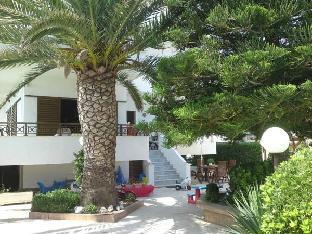 chris studios and apartments