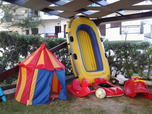 chris studios and apartments