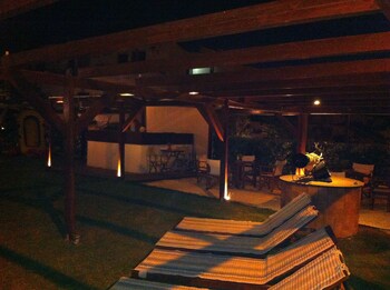 chris studios and apartments