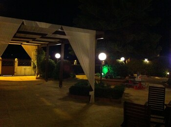 chris studios and apartments