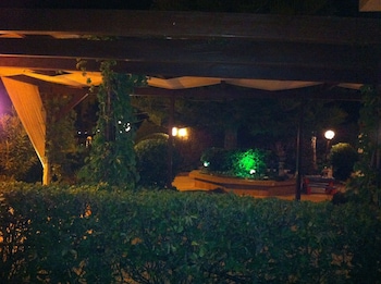 chris studios and apartments