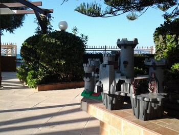 chris studios and apartments