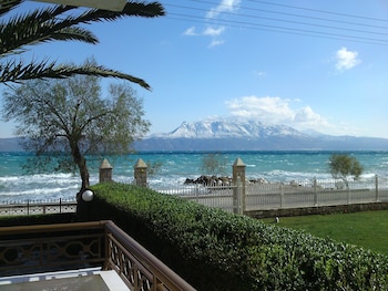 Chris Studios & Apartments,Corinth>>Assos-Lechaio,3 star