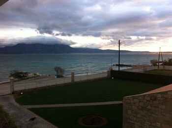 Chris Studios & Apartments,Corinth>>Assos-Lechaio,3 star