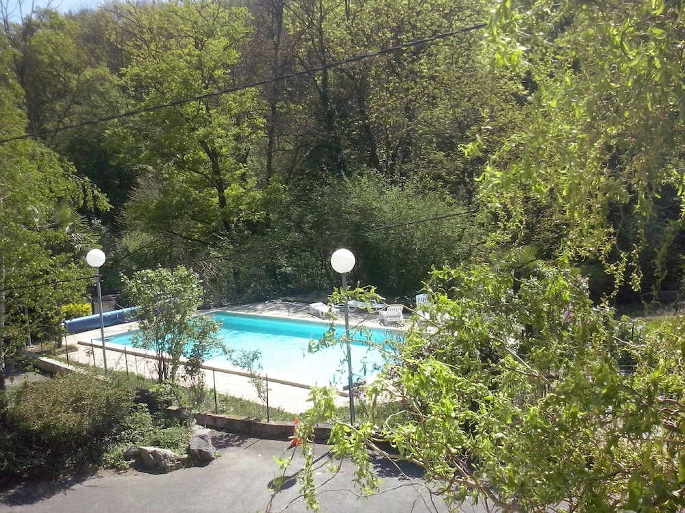 saint genis les ollieres