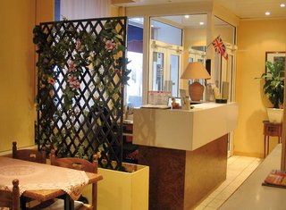 Hotel D'anjou,Near Arc De Triomphe,2 star