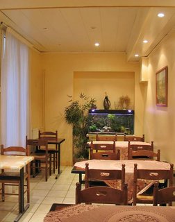 Hotel D'anjou,Near Arc De Triomphe,2 star