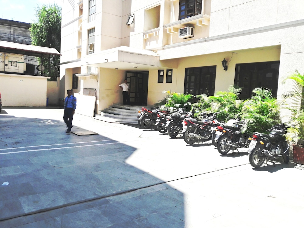 hotel shiva residency