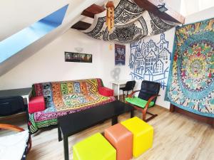 hostel mamas and papas