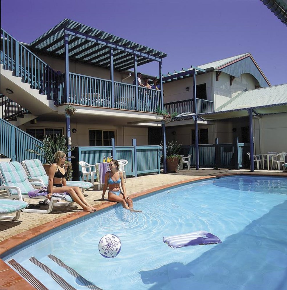 heritage resort shark bay