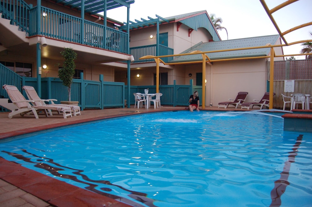 heritage resort shark bay