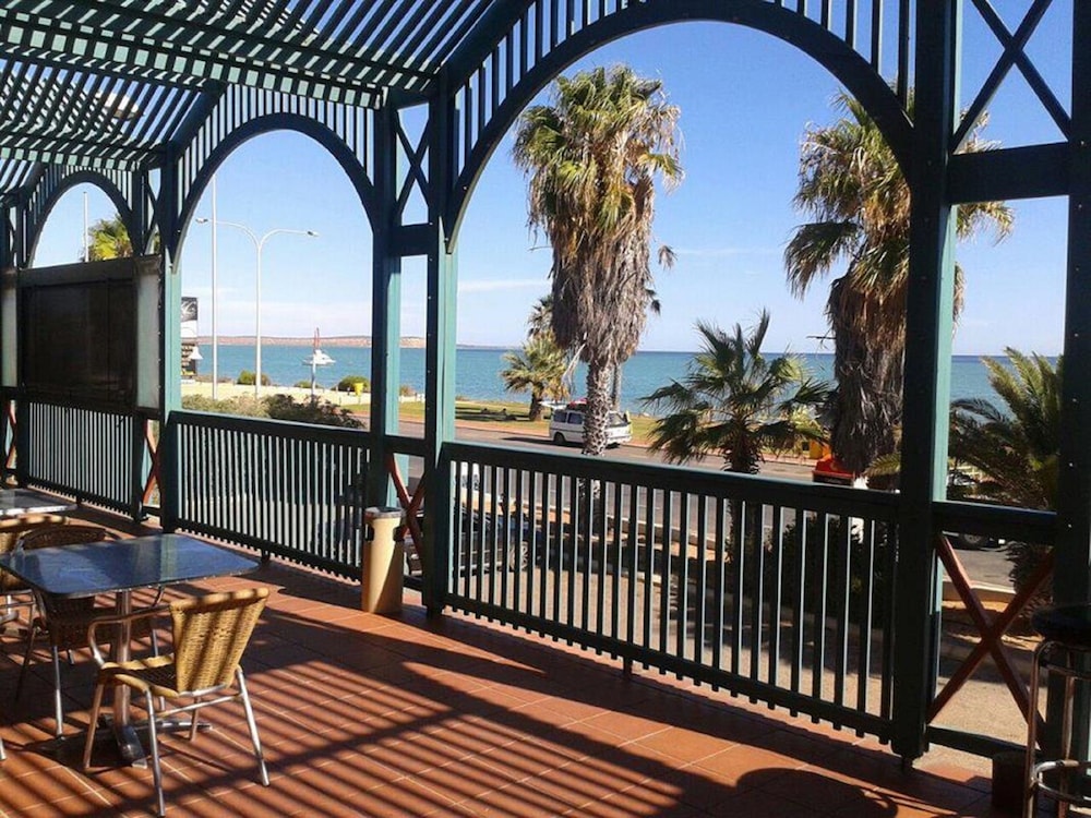 heritage resort shark bay