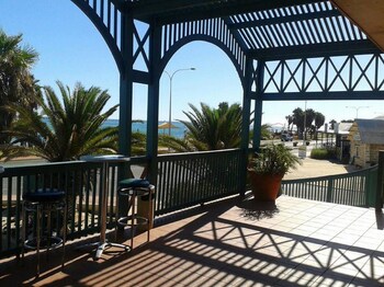 heritage resort shark bay