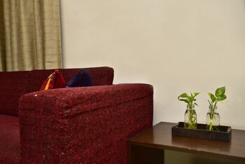 woodpecker 2 bedroom service apartment