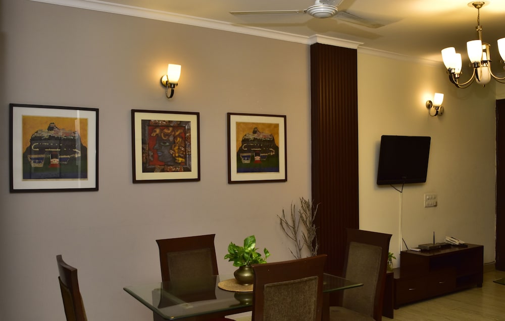 woodpecker 2 bedroom service apartment