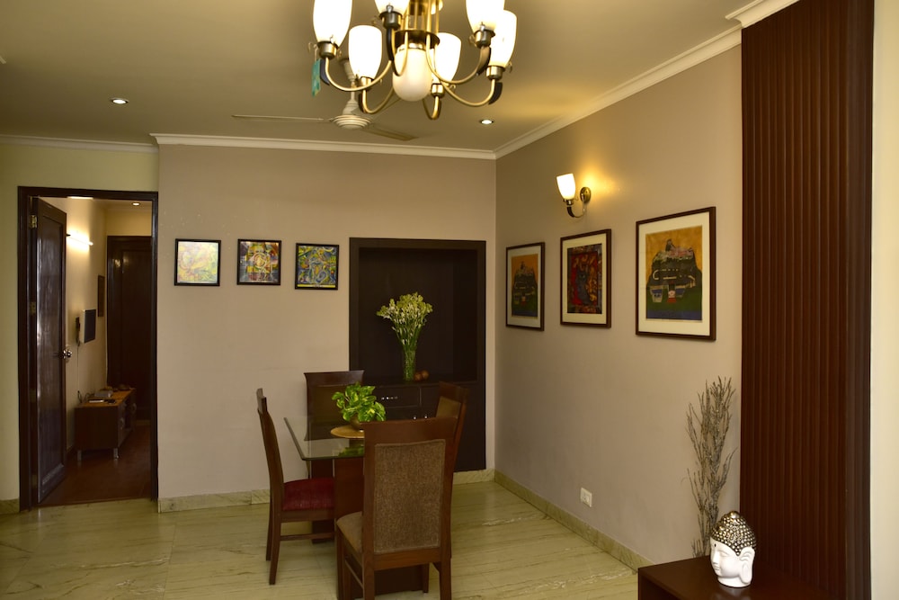 woodpecker 2 bedroom service apartment