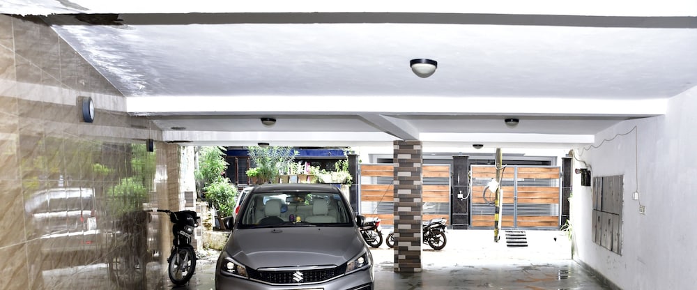 woodpecker 2 bedroom service apartment