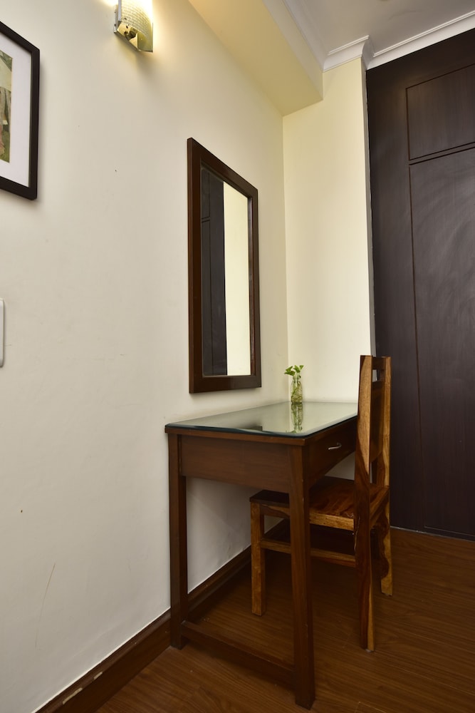 woodpecker 2 bedroom service apartment