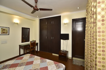 woodpecker 2 bedroom service apartment