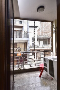 woodpecker 2 bedroom service apartment