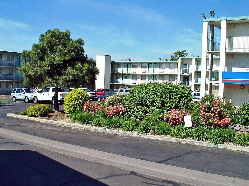 motel 6 denver central