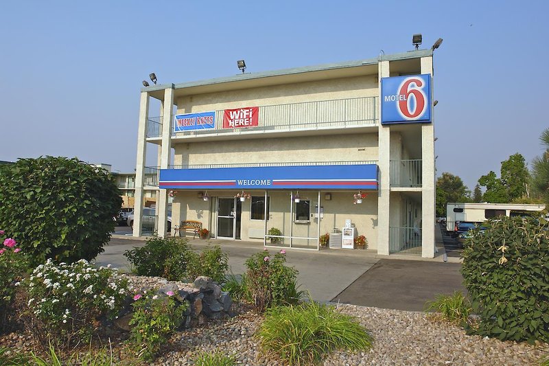 motel 6 denver central