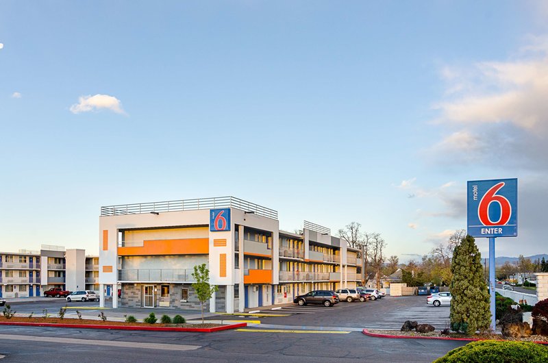 motel 6 denver central