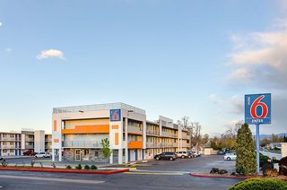 motel 6 denver central