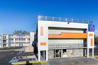motel 6 denver central
