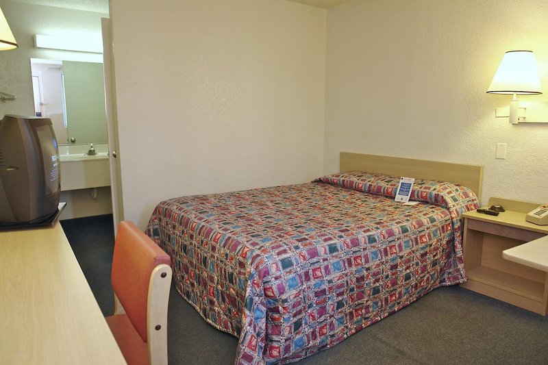 motel 6 denver central