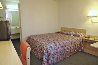 motel 6 denver central