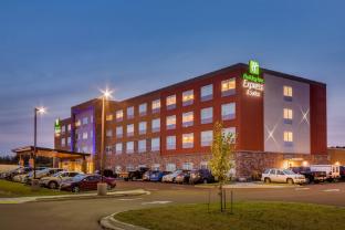 holiday inn express and suites rice lake by ihg