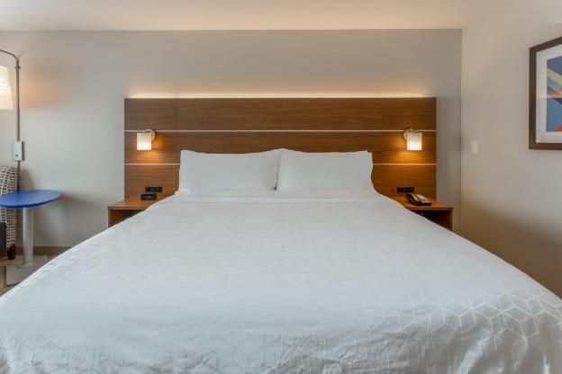 holiday inn express and suites rice lake by ihg