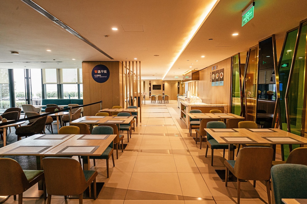 holiday inn express yingkou onelong plaza by ihg