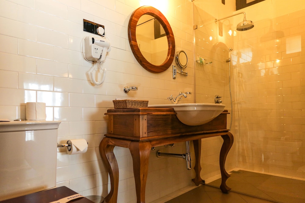 castle hill bungalow