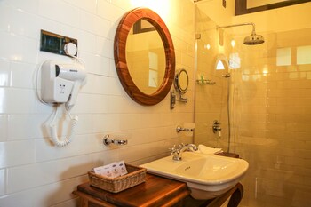 castle hill bungalow