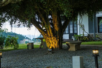 castle hill bungalow