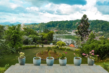 Castle Hill Bungalow,Sri Lanka>>Kandy,3 star