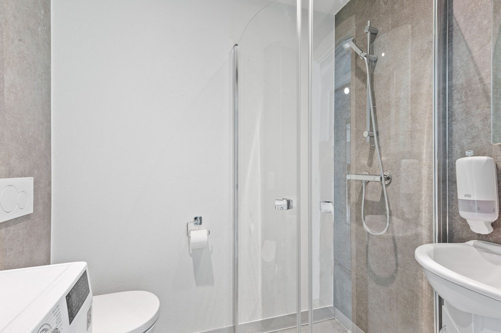 systra hotel apartments sj holt