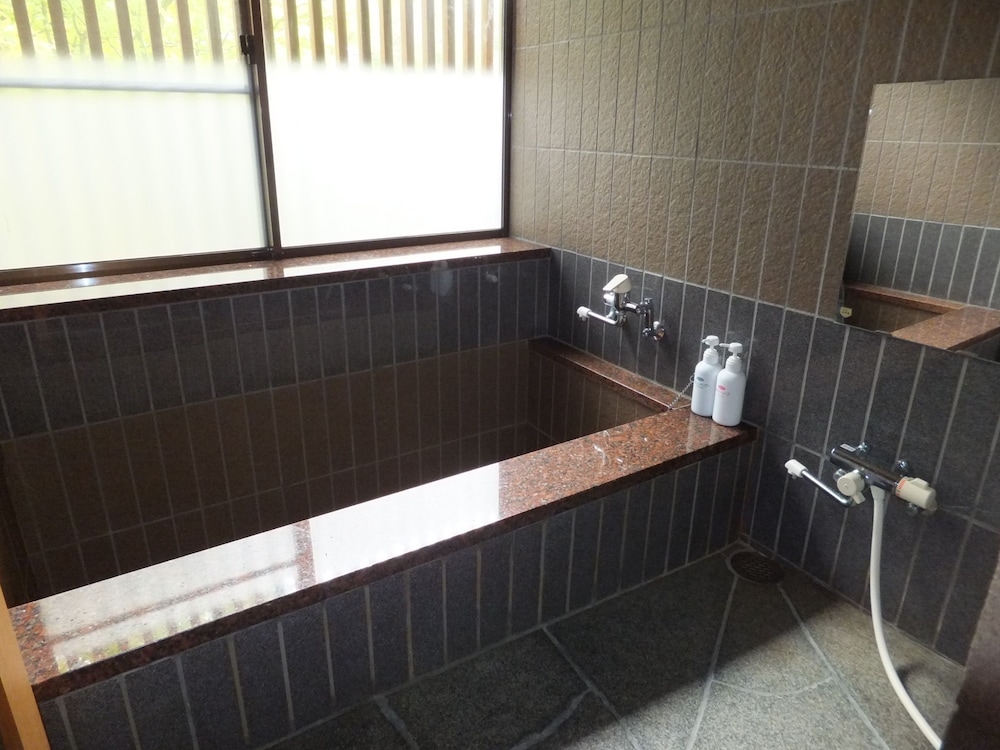 ikuji onsen tanakaya